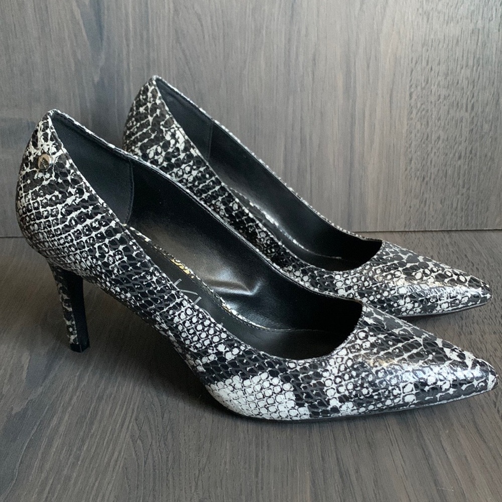 Calvin Klein women’s python heels size 8